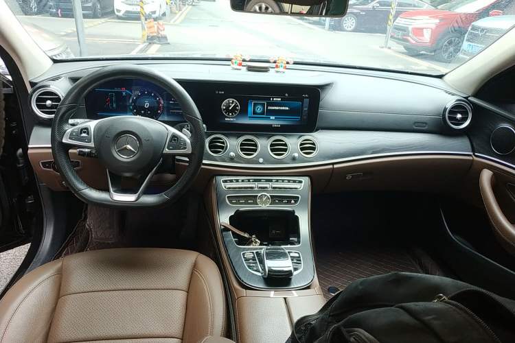 Used Mercedes-Benz E-Class 2018 Restyled E 300 L Sporty and Stylish Edition Center Console