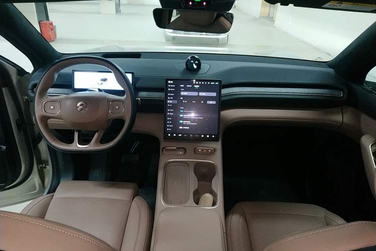 Used Nio ES6 2023 75 kWh
