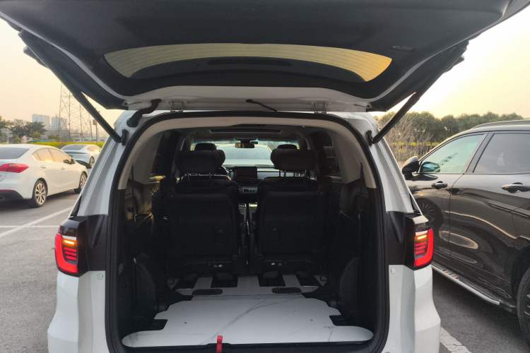 Used Honda Elysion 2022 2.0L eHEV Luxury Edition