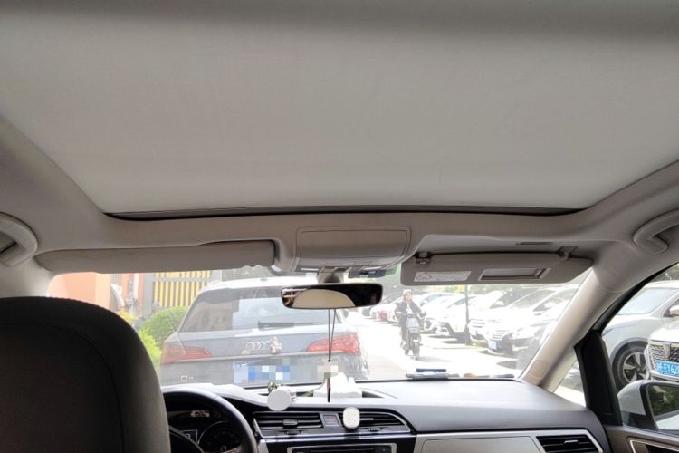 Used Volkswagen Touran 2016 Volkswagen Touran L 280TSI DSG Comfort Edition Headliner