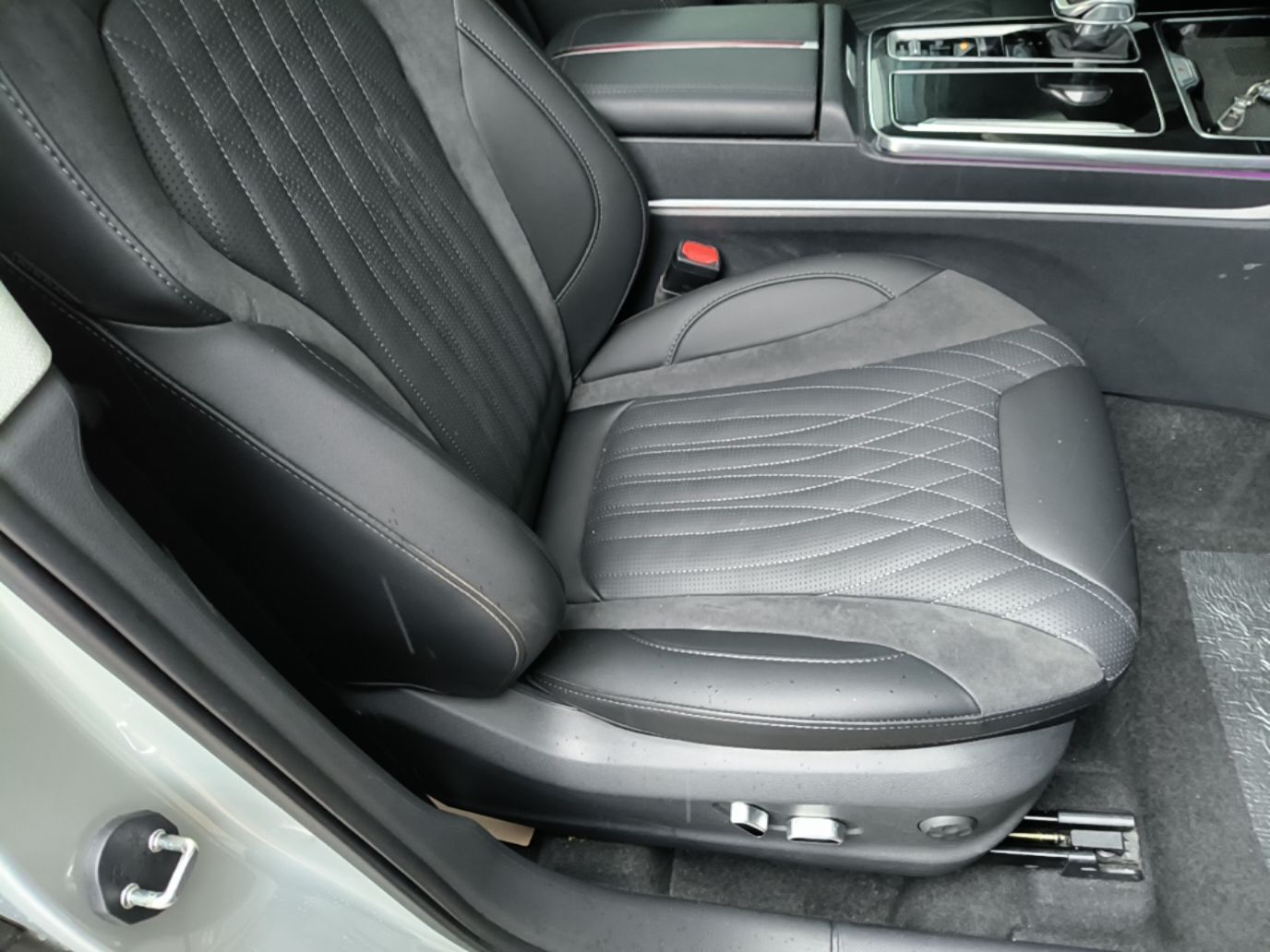Hongqi HS5 2023 2.0T Four-Wheel Drive Flagship Pro Edition - Chinese Trim Xiang — снимка 19