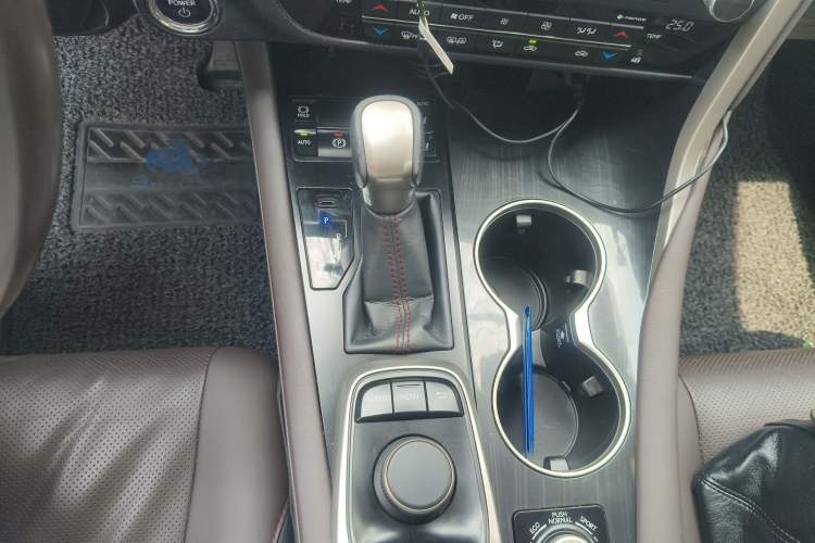 Used Lexus RX 2016 450h Four-Wheel Drive Elegant Edition Gear Lever