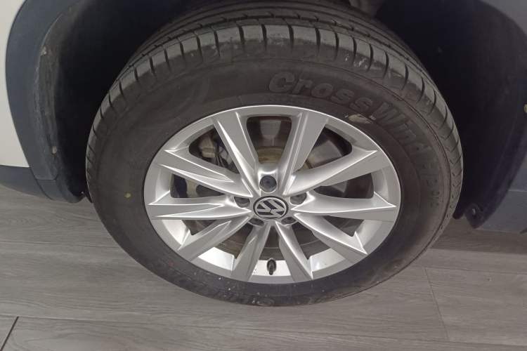 Used Volkswagen Tiguan 2016 280TSI Automatic Two-Wheel-Drive Silk Road Style Edition Exterior 4