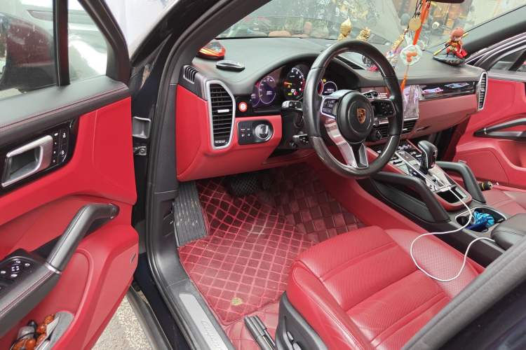 Used Porsche Cayenne E-Hybrid 2021 Cayenne E-Hybrid 2.0T Driver Seat