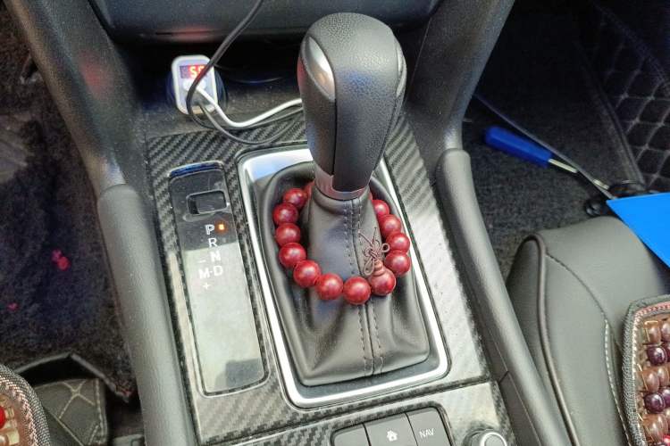 Used Mazda 3 Axela 2017 Sedan 1.5L Automatic Luxury Model China VI Standard Gear Lever