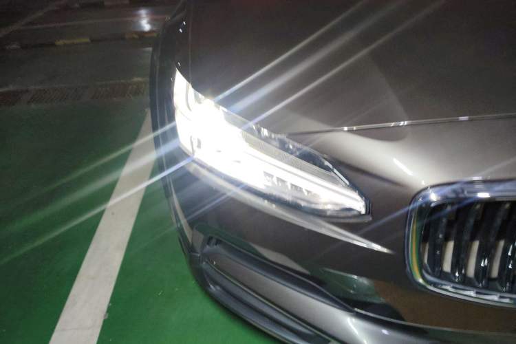 Used Volvo V90 2020 Facelifted Cross Country T5 AWD Zhiyuan Edition Right Front Headlight