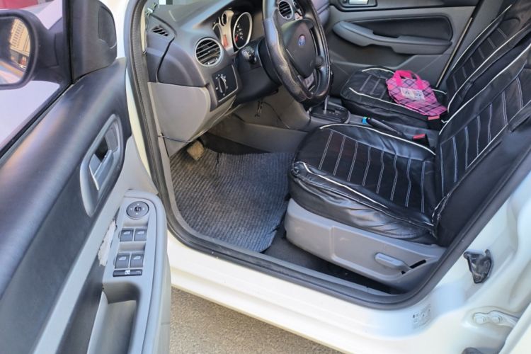 Used Ford Focus 2013 Hatchback Classic 1.8L Automatic Base Model