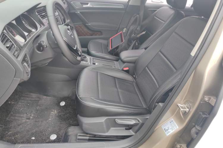 Used Volkswagen Golf 2017 230TSI Automatic Comfort Edition – Celebrating Milestone of One Million Units