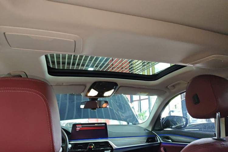 Used BMW 5 Series 2023 530Li Leading Edition Luxury Package Headliner