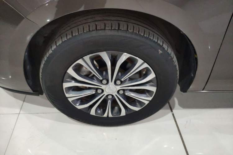 Used Buick GL8 2022 Land Cruiser Executive Class 652T Comfort Model
