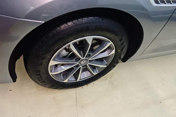 Used BYD Qin PLUS 2024 HONOR Edition DM-i 55KM Leading Model Left Front Wheel Hub