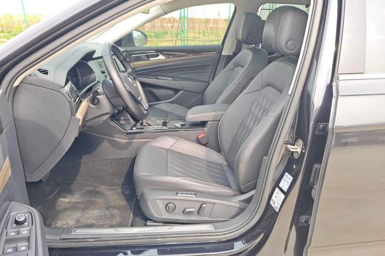 Used Volkswagen Passat 2019 330TSI Luxury Edition China VI Standard Left Front Seat