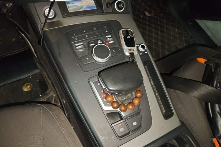 Used Audi Q5L 2018 40 TFSI Prestige Edition China V Gear Lever