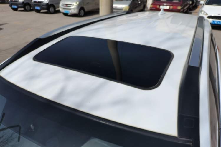 Used Haval M6 2017 1.5T Automatic Two-Wheel Drive Elite Model Roof