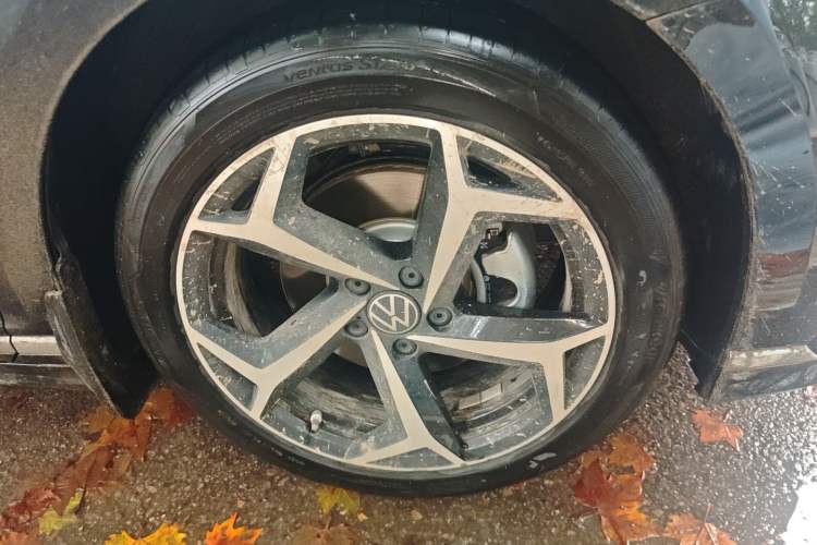 Used Volkswagen Magotan 2024 2 Million Units Zhongxiang Version 330TSI DSG Luxury Edition
