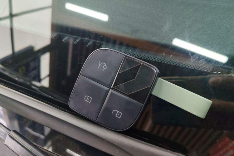 Used Lynk & Co 08 EM-P 2025 120km Long-Range Pro
