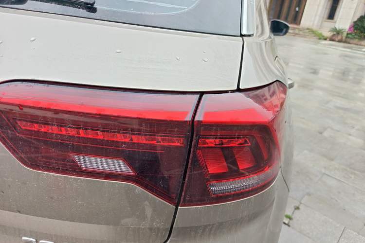 Used Volkswagen T-ROC 2022 280TSI DSG Two-Wheel Drive Elite PLUS Right Rear Taillight