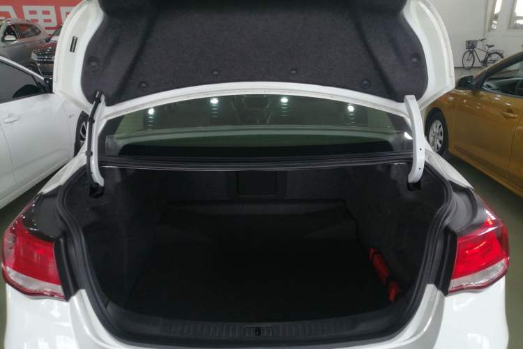 Used Chevrolet Malibu 2018 530T Automatic Luxury Edition Trunk