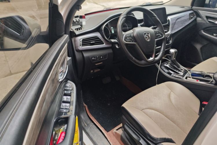 Used Baojun 730 2017 1.5T DCT Fashion Edition 7-Seater China V Emission Standard Driver Seat
