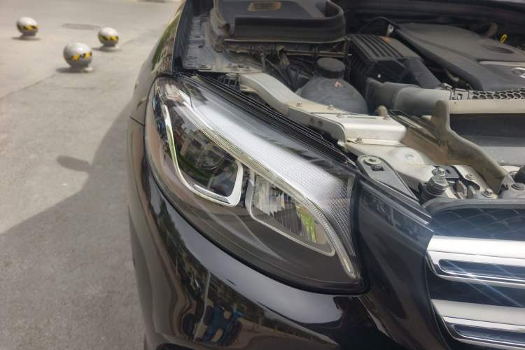 Used Mercedes-Benz GLC 2018 GLC 260 4MATIC Luxury Model Right Front Headlight