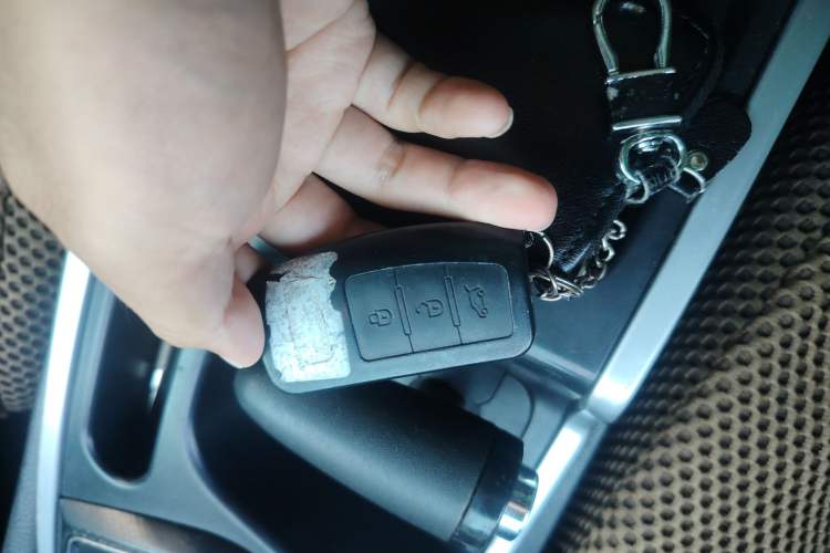 Used JMC Yusheng S350 2013 2.4T Automatic 2WD Diesel Luxury Edition 5 Seats
