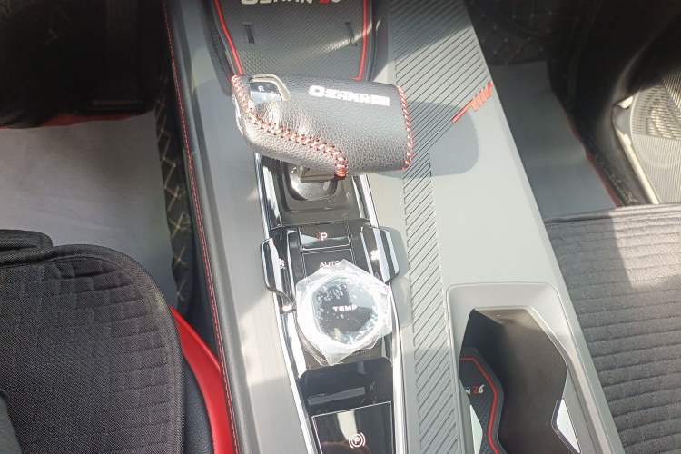 Used CHANGAN OSHAN Z6 2022 Blue Whale 1.5T DCT Luxury Model