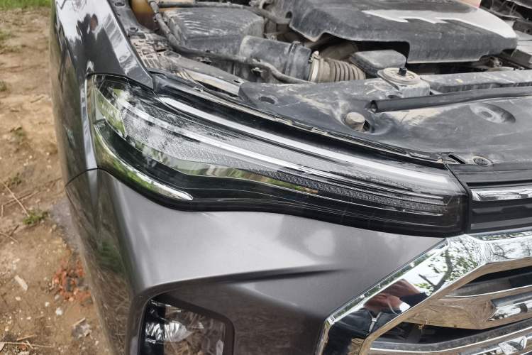 Used SAIC MAXUS T90 2021 2.0T Single-Turbo Automatic All-Wheel Drive High-Ride Elite Version with Extended Cargo Bed
