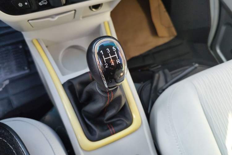 Used Jinbei New Hiace X30L 2021 1.5L Wealth Van Non-Air-Conditioned Version China VI Standard SWC15M
