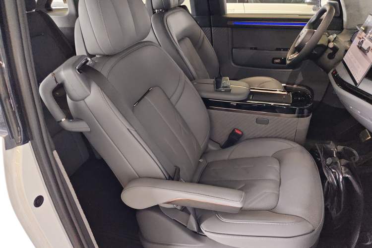 Used Zeekr MIX 2025 Intelligent Driving Version Right Front Seat