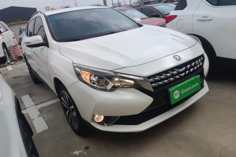 Used Venucia T90 2017 2.0L CVT Smart Edition Front Right 45 Deg