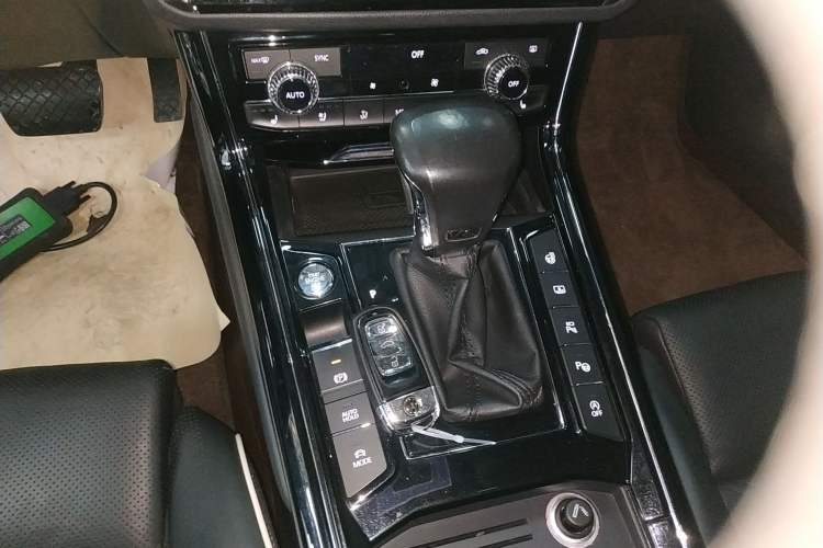 Used Volkswagen Phideon 2016 480 V6 4x4 Executive Flagship Edition
