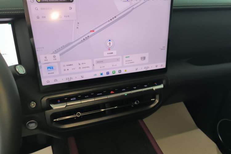 Used Tank 300 2025 2.4T Diesel Version Audio And AC Panel