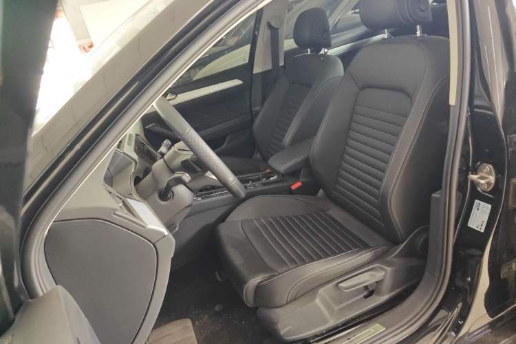 Used Volkswagen Magotan 2025 Zhongxiang Version 280TSI DSG Comfort Edition