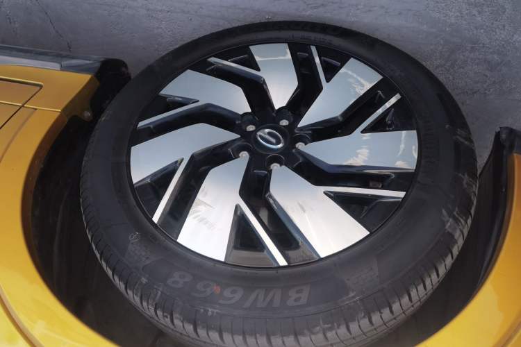 Used AION Trumpchi GE3 2018 530 Internet Enjoyment Version Left Front Wheel Hub