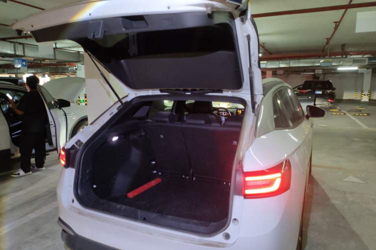 Used Volkswagen ID.4 X 2023 Pure Smart Edition Trunk