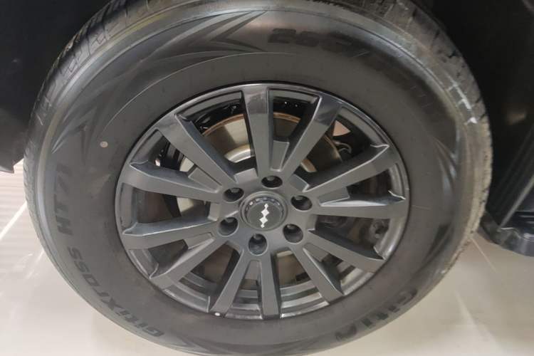 Used Formula Leopard 5 2023 Explore Edition Right Rear Wheel Hub