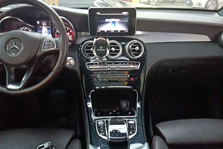 Used Mercedes-Benz GLC 2019 GLC 200 L 4MATIC Audio And AC Panel