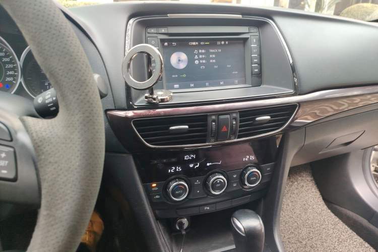 Used Mazda Atenza 2015 2.0L Blue Sky Luxury Edition
