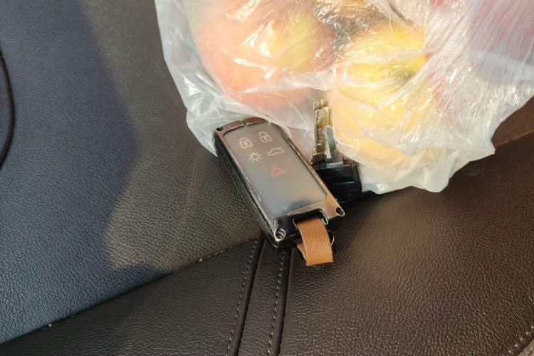 Used Volvo V40 2016 T3 Zhiyi Edition Vehicle Key