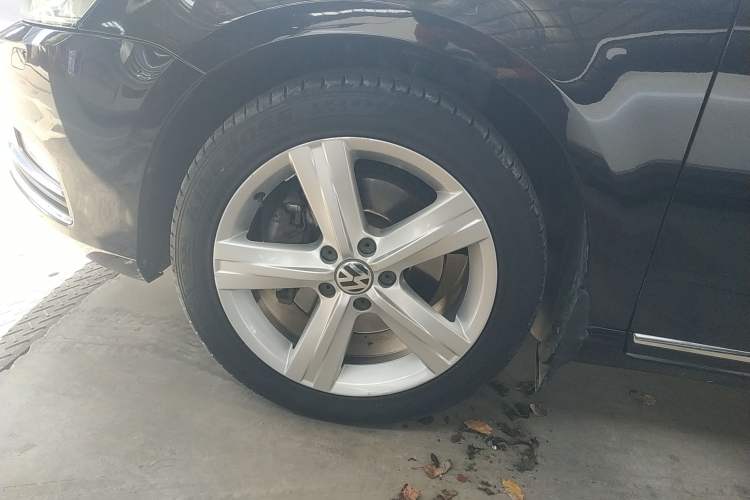 Used Volkswagen Magotan 2015 Facelift 1.8TSI Luxury Model Left Front Wheel Hub