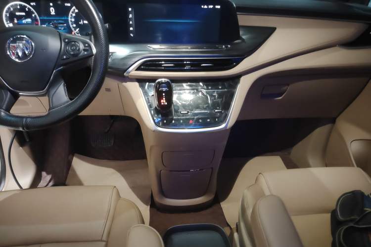 Used Buick GL8 2020 ES Land Cruiser 653T Luxury Edition