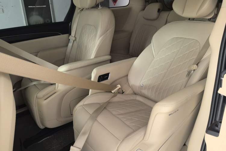 Used Buick GL8 2022 ES Land Cruiser 653T Luxury Model