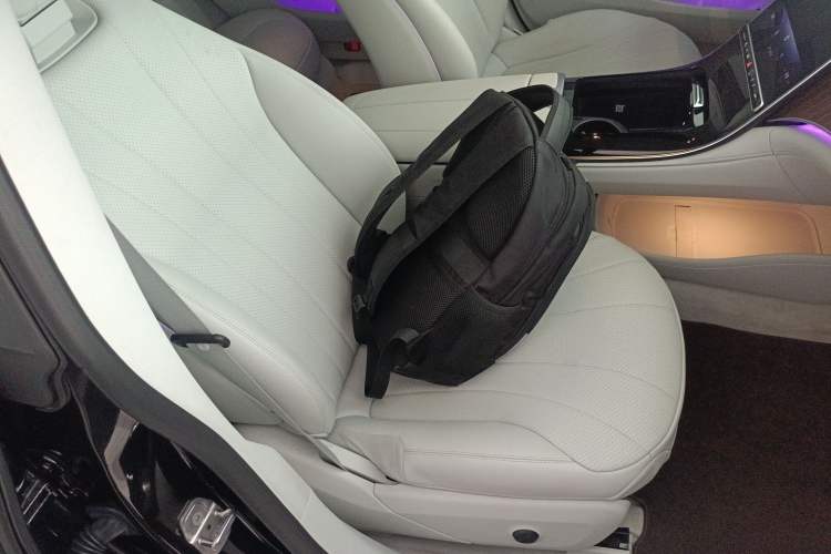 Used Mercedes-Benz EQE 2022 350 Pioneer Edition Right Front Seat