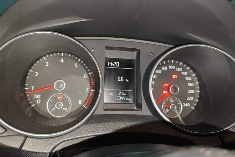 Used Volkswagen Golf 2010 1.4 TSI Manual Comfort Model Instrument Cluster