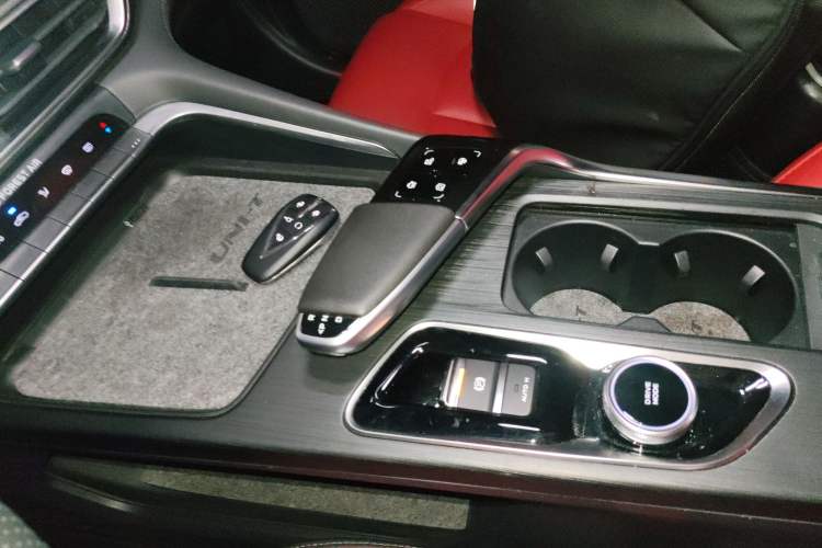 Used CHANGAN UNI-T 2020 1.5T Flagship Version Gear Lever