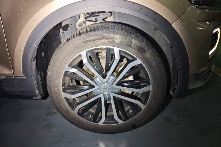 Used Volkswagen T-ROC 2019 280TSI DSG Two-Wheel Drive Comfort Version China VI Standard
