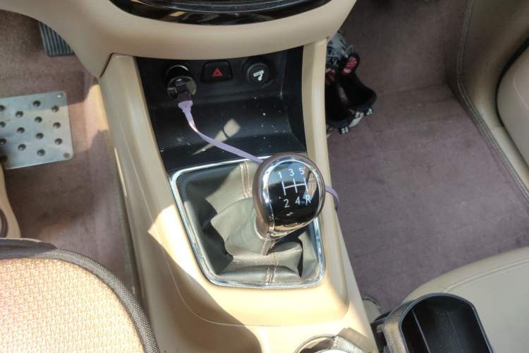 Used Baojun 730 2014 1.5L Manual Luxury Navigation ESP Version 7 Seats
