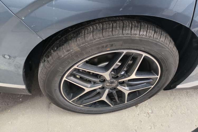 Used BYD Seal 06 New Energy 2025 EV 545KM Flagship Edition Right Rear Wheel Hub