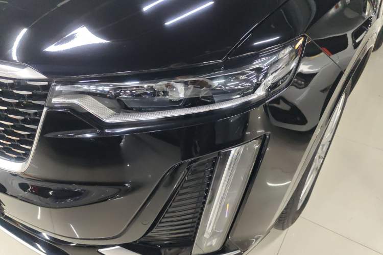 Used Cadillac XT6 2022 2.0T Six-Seater Four-Wheel-Drive Luxury Standard Edition
