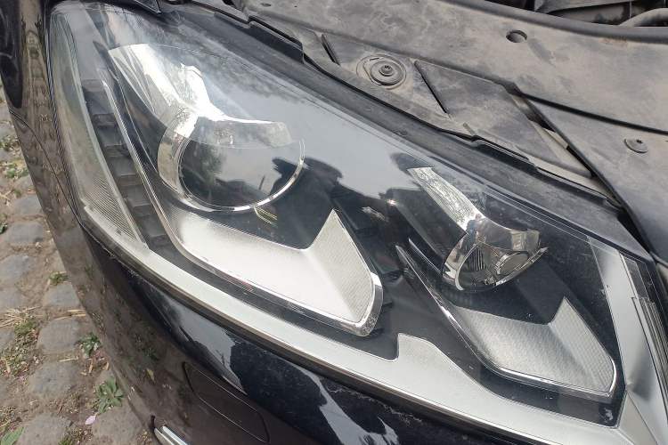 Used Volkswagen Magotan 2013 1.8TSI Luxury Model Right Front Headlight